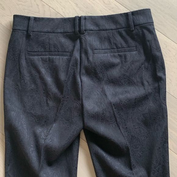 Ann Taylor Black Damask Brocade Style Cropped Pant Size 6 - Picture 4 of 11